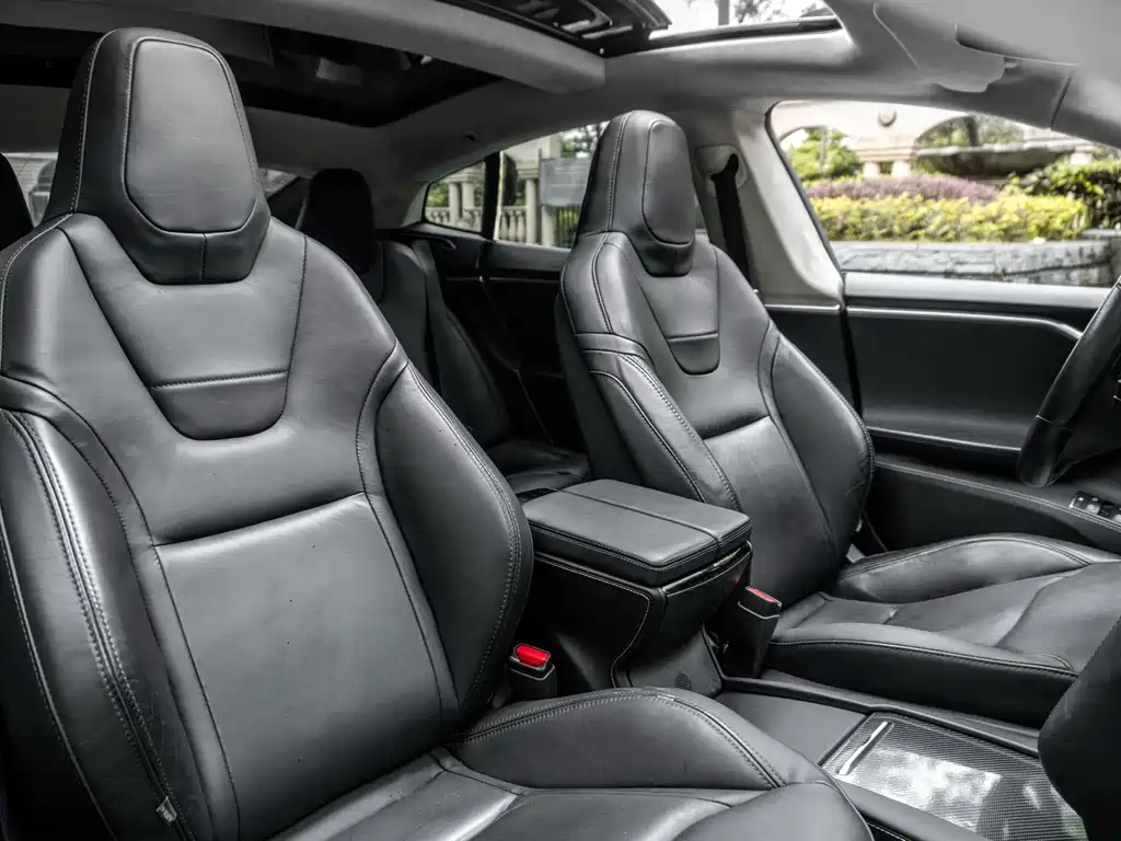 Tesla Model S 2017 — фото 14