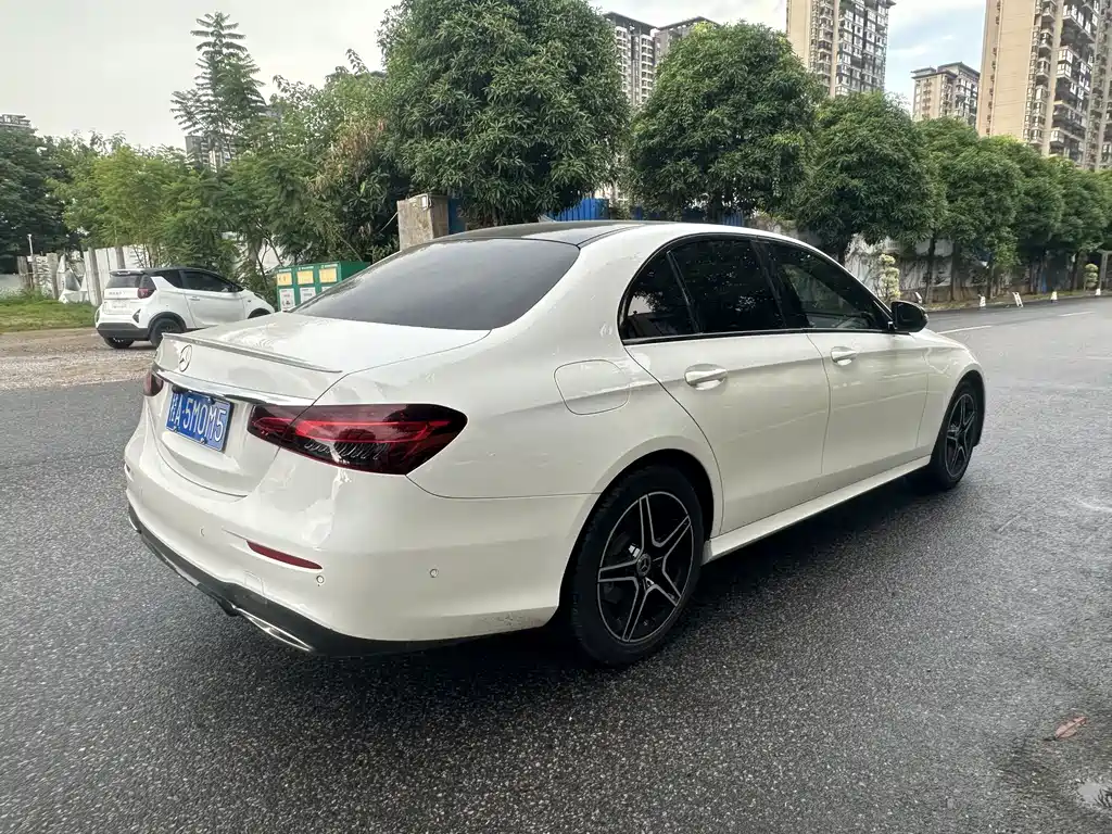 Mercedes-Benz E-Class 2021 — фото 16