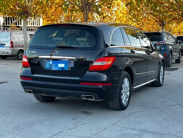 Mercedes-Benz R-Class 2011