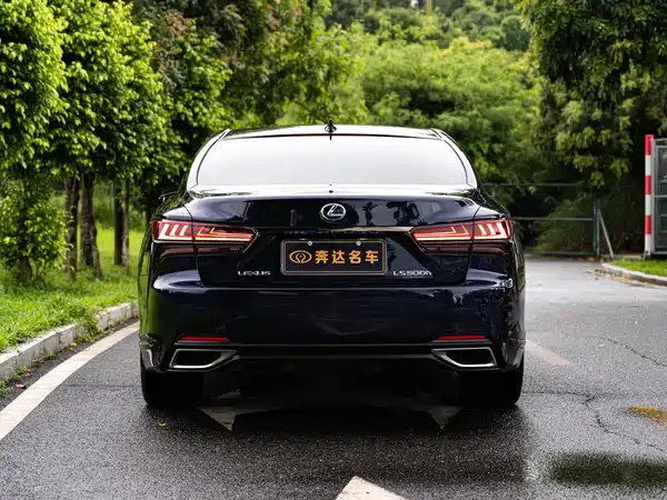 Lexus LS 2021