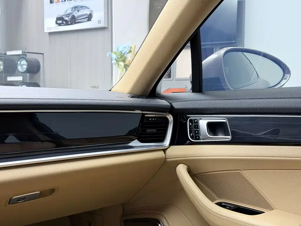 Porsche Panamera 2017 — фото 15