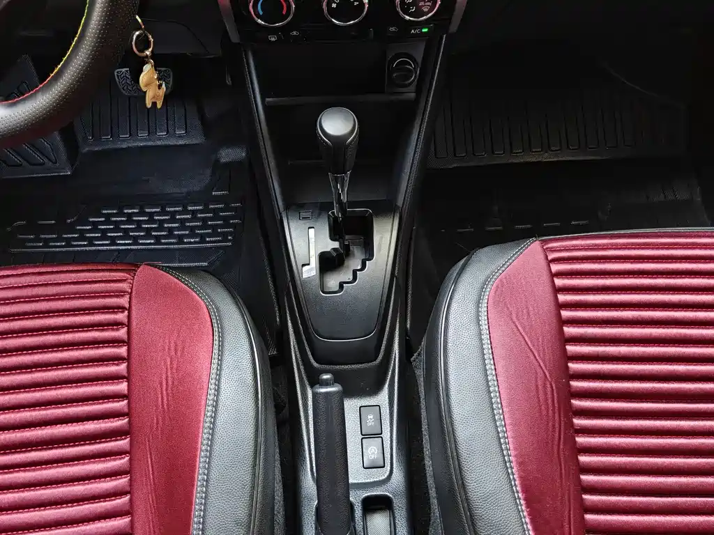 Toyota Yaris L 2020 — фото 11