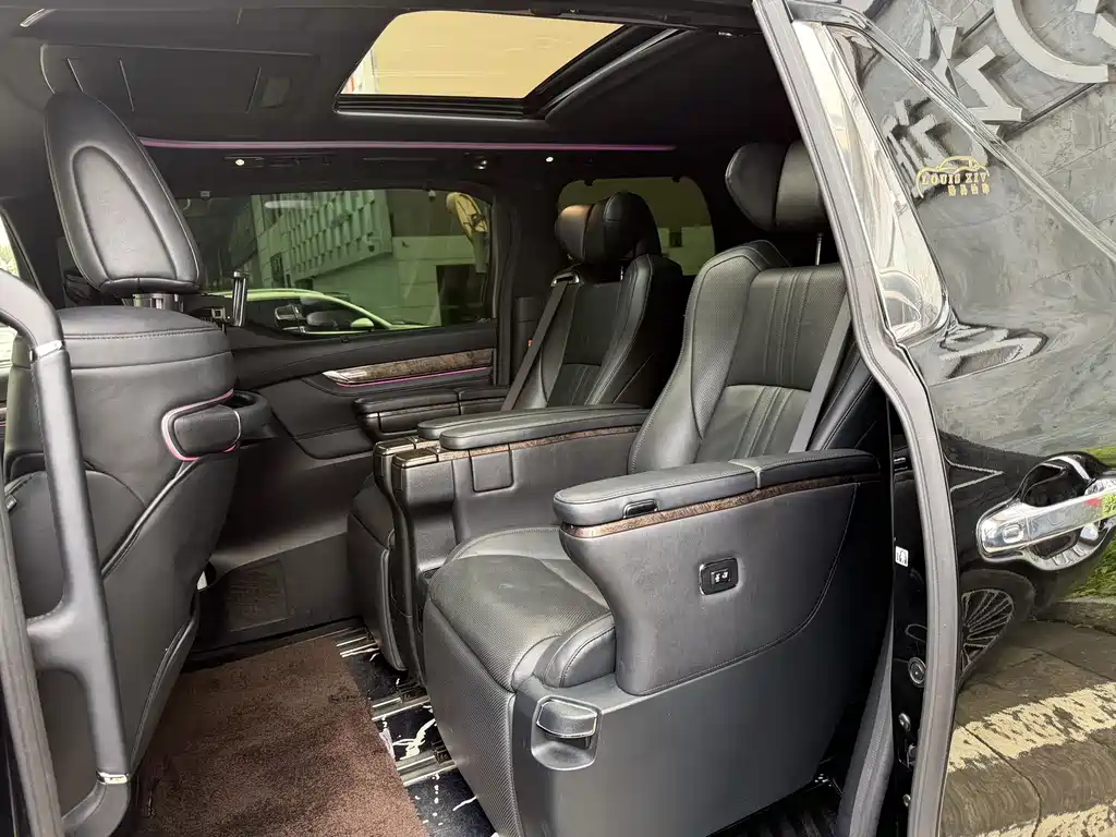 Toyota Alphard 2023 — фото 6