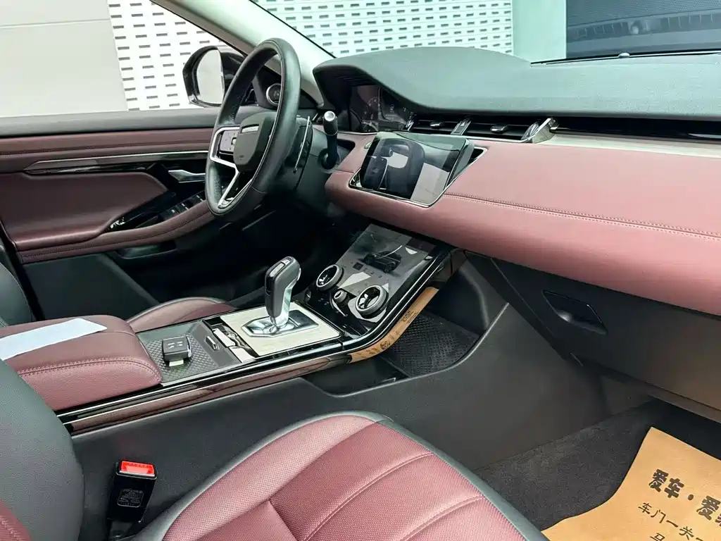 Land Rover Evoque 2023 — фото 6