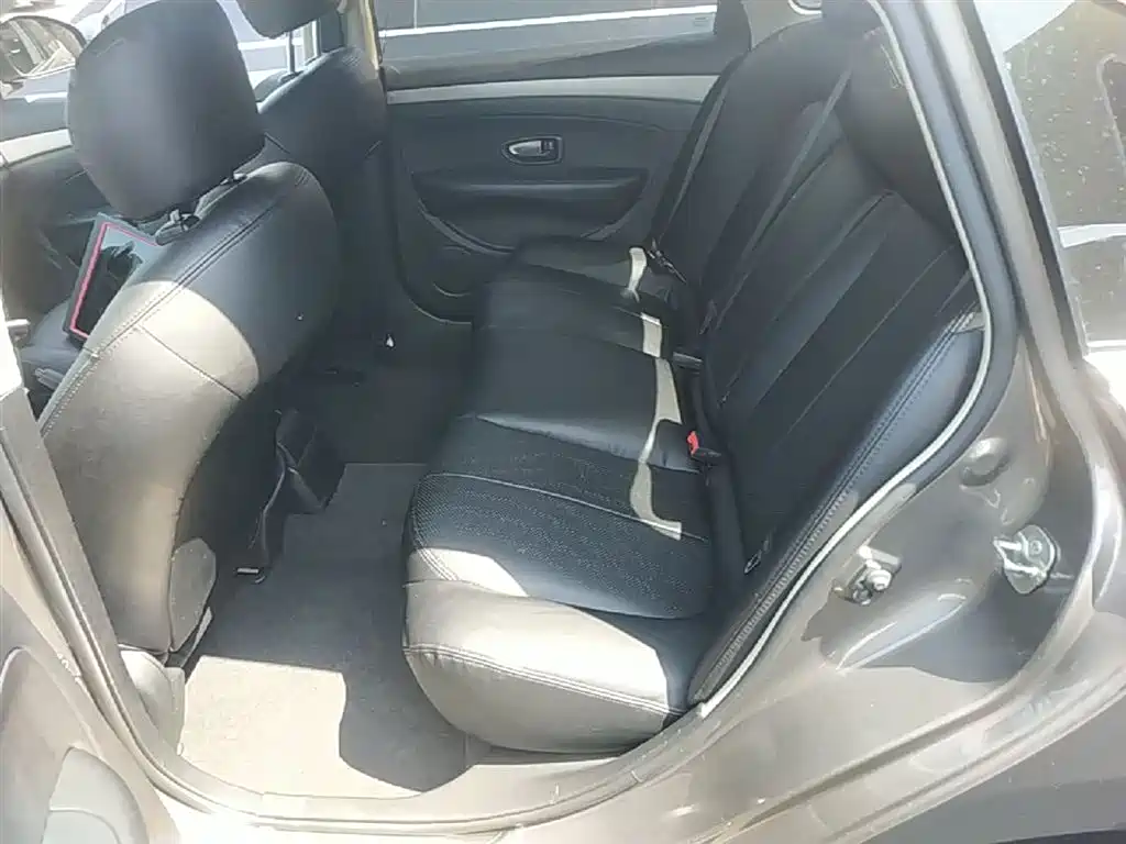 Nissan Sylphy 2018 — фото 17