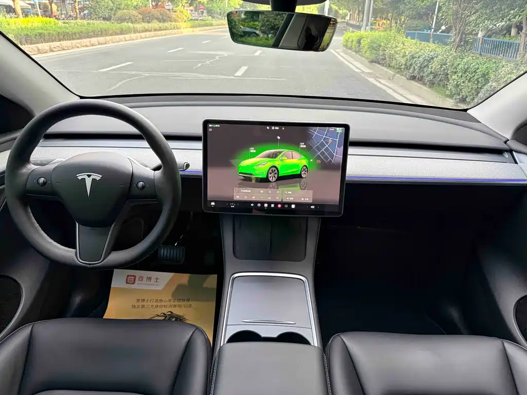 Tesla Model Y 2024 — фото 13