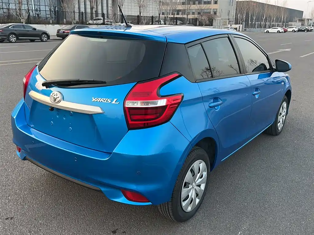 Toyota Yaris L 2018 — фото 5