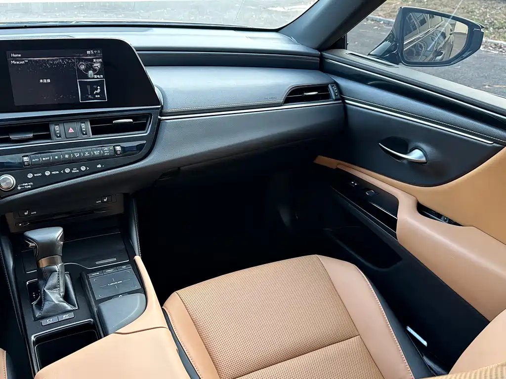 Lexus ES 2022 — фото 7