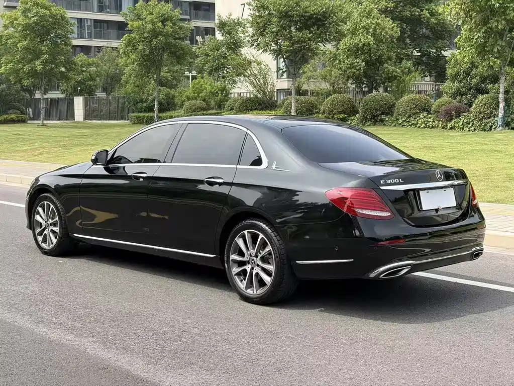 Mercedes-Benz E-Class 2018 — фото 6