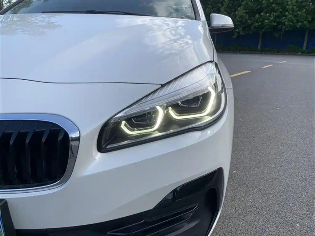 BMW 2 Series Active Tourer 2019 — фото 12