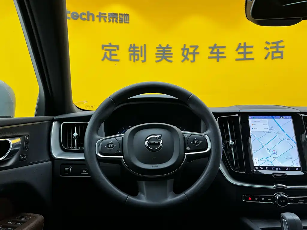 Volvo XC60 2022 — фото 12