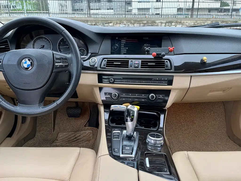 BMW 5 Series 2013 — фото 15