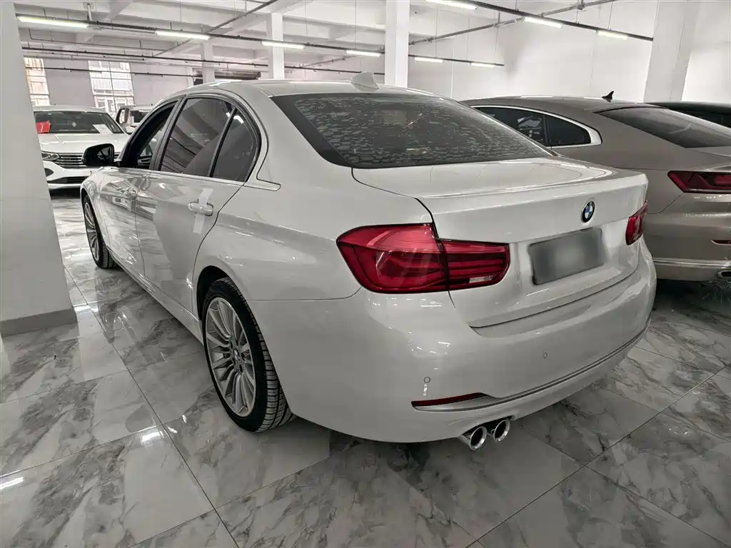 BMW 3 Series 2018 — фото 6