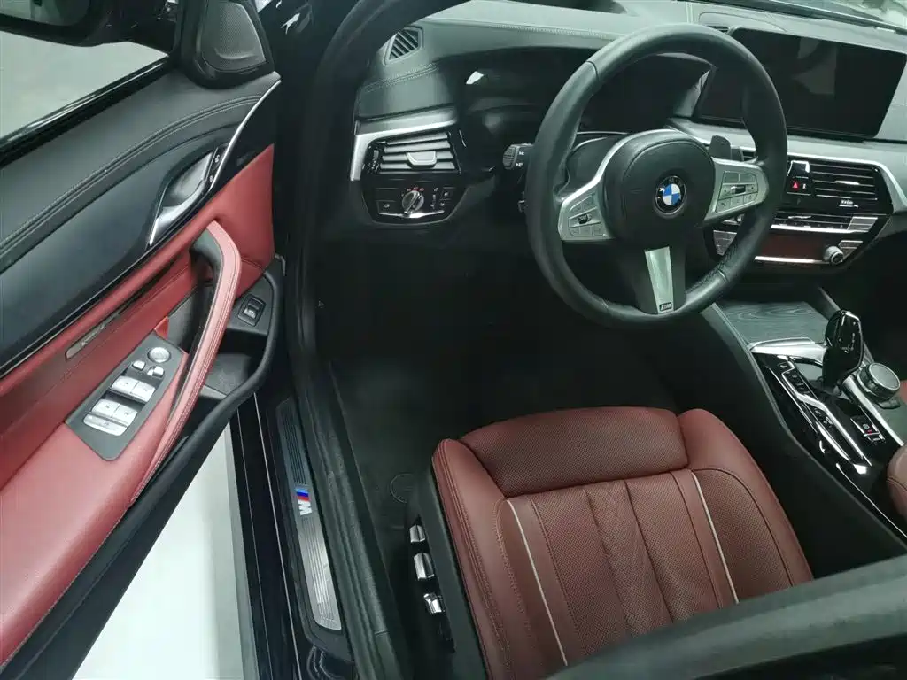 BMW 5 Series 2023 — фото 16