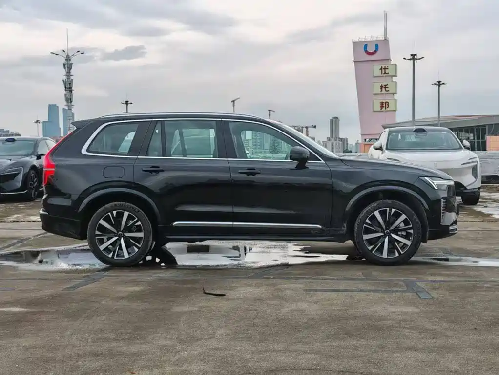 Volvo XC90 Plug-In Hybrid 2025 — фото 5