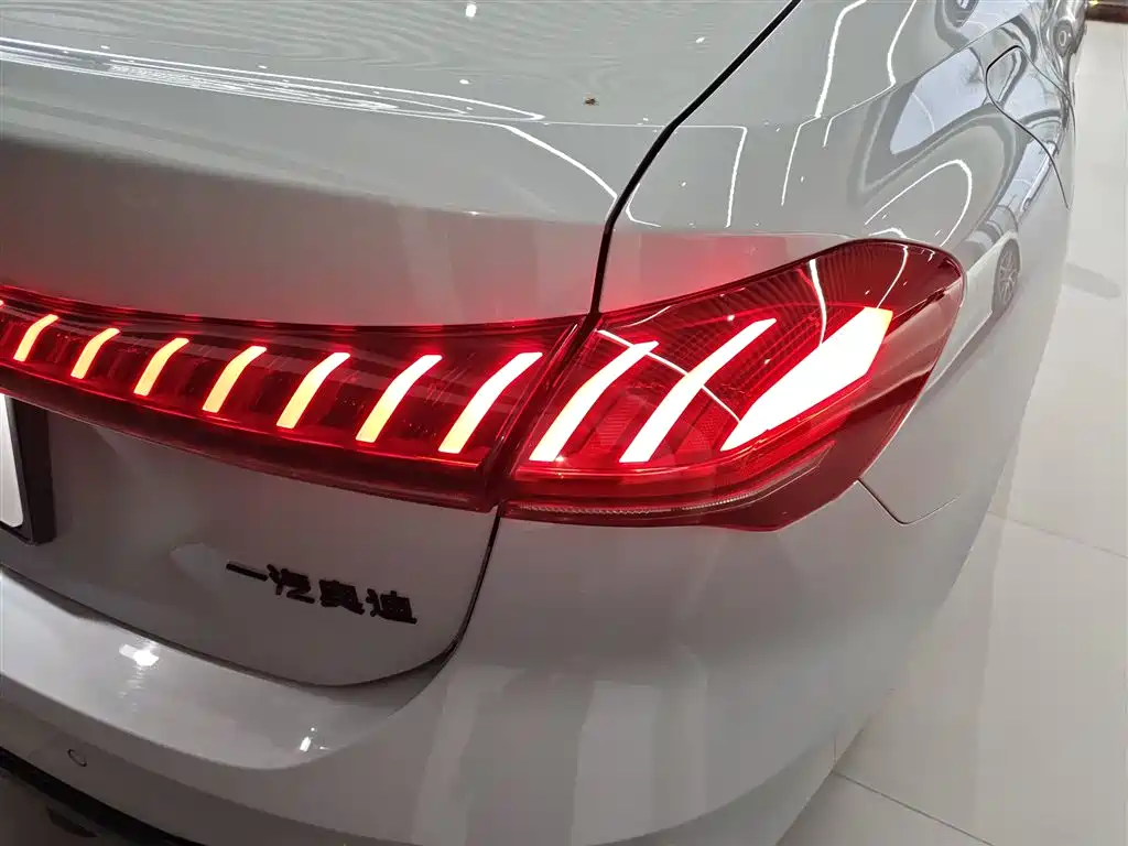 Audi A5L 2025 — фото 24