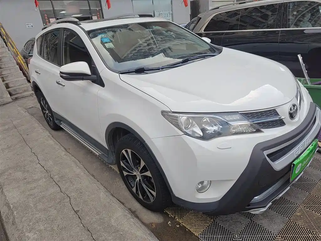 Toyota RAV4 2014 — фото 22
