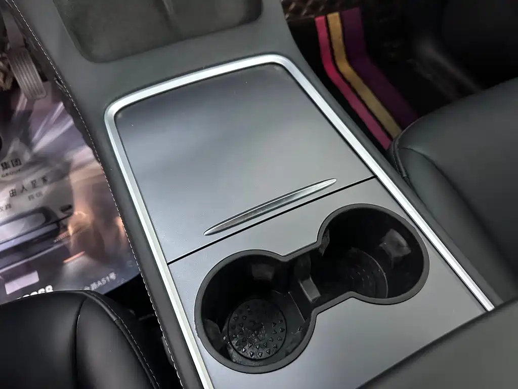 Tesla Model Y 2023 — фото 13