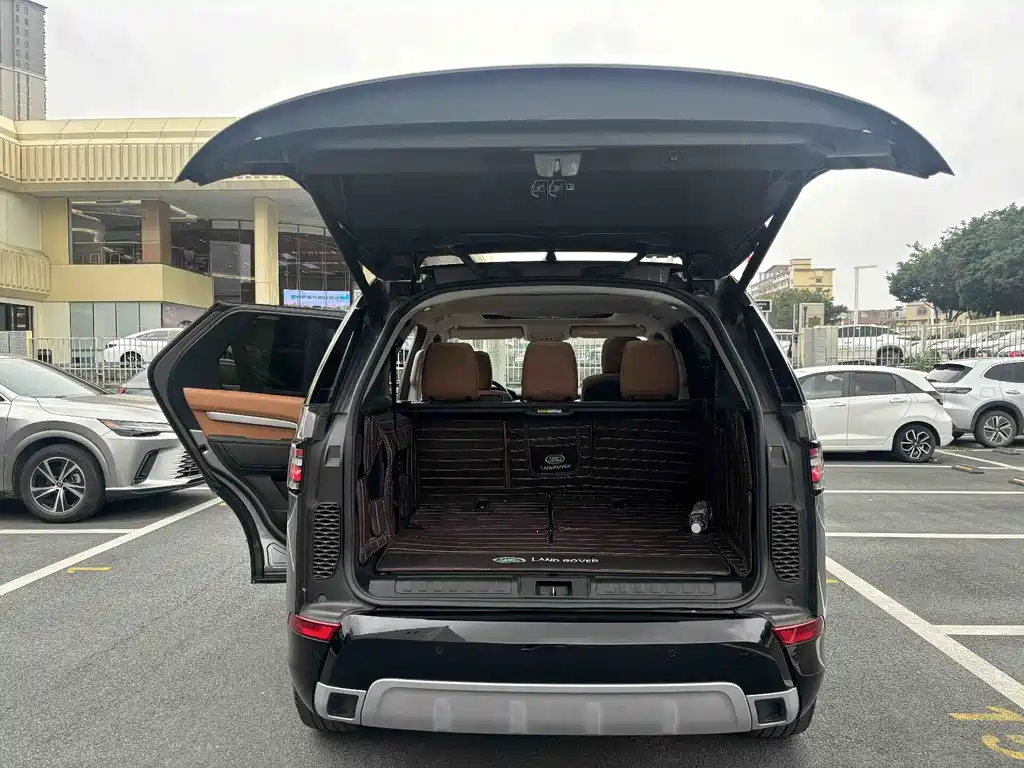 Land Rover Discovery 2021 — фото 15