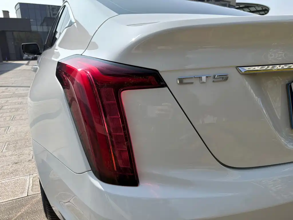 Cadillac CT5 2020 — фото 28