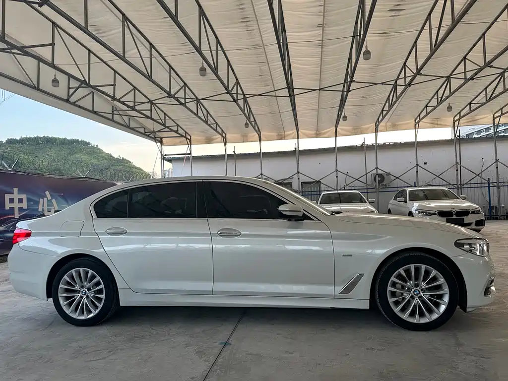 BMW 5 Series 2018 — фото 4