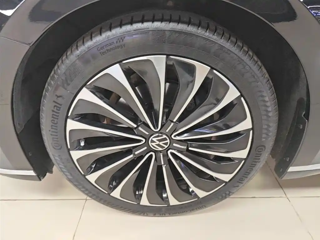 Volkswagen Phideon 2023 — фото 23
