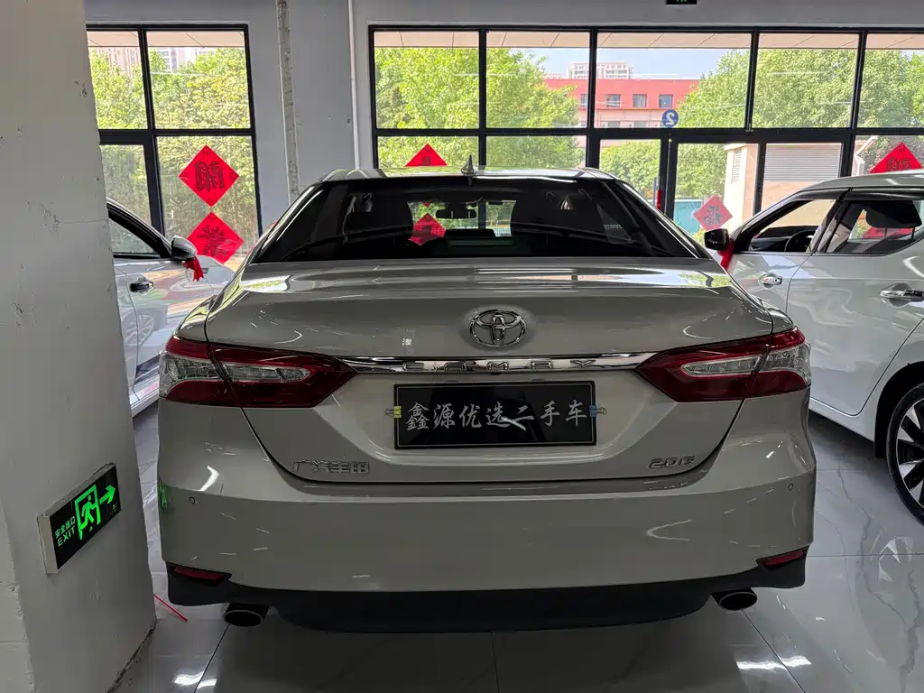 Toyota Camry 2021 — фото 8