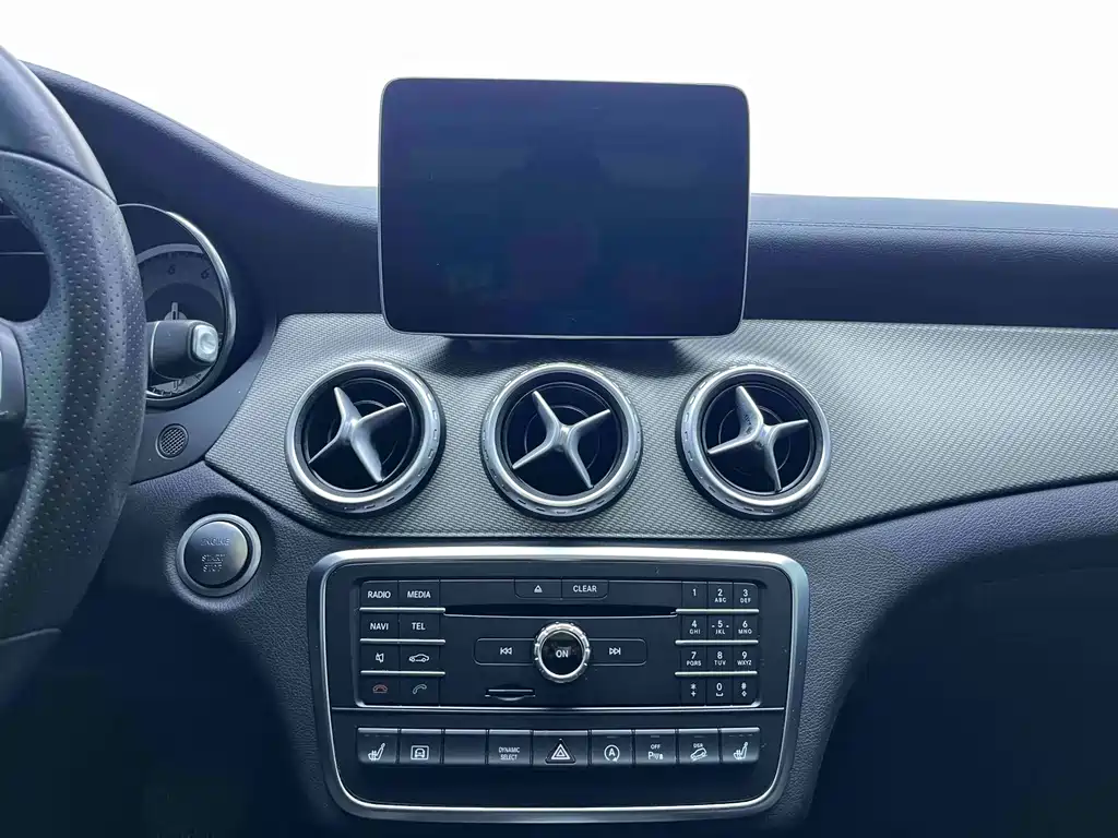 Mercedes-Benz GLA 2017 — фото 18