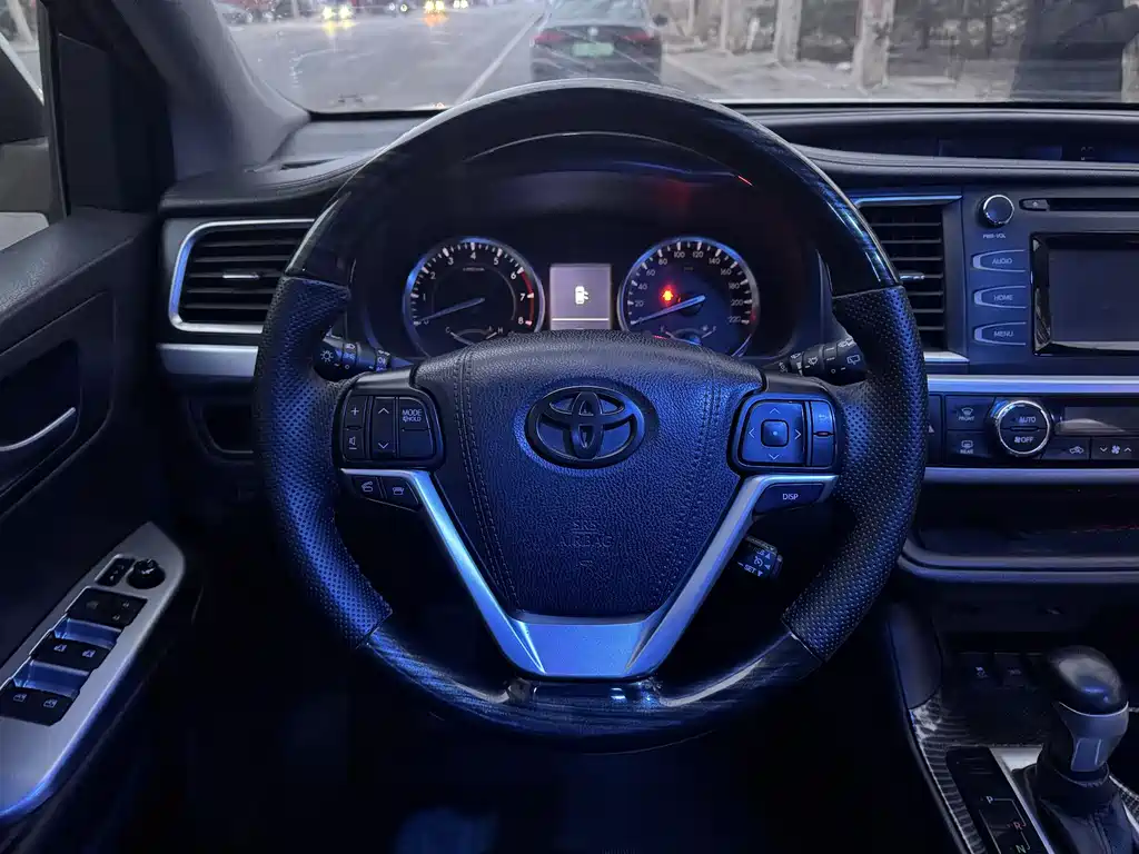 Toyota Highlander 2016 — фото 6