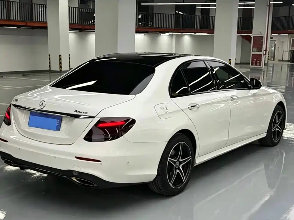 Mercedes-Benz E-Class 2019 — фото 16