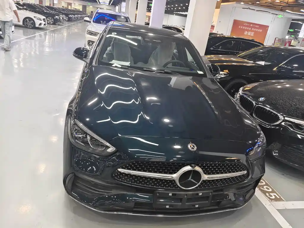 Mercedes-Benz C-Class 2025