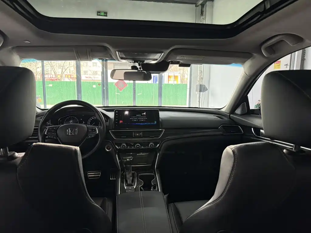 Honda Accord 2022 — фото 10