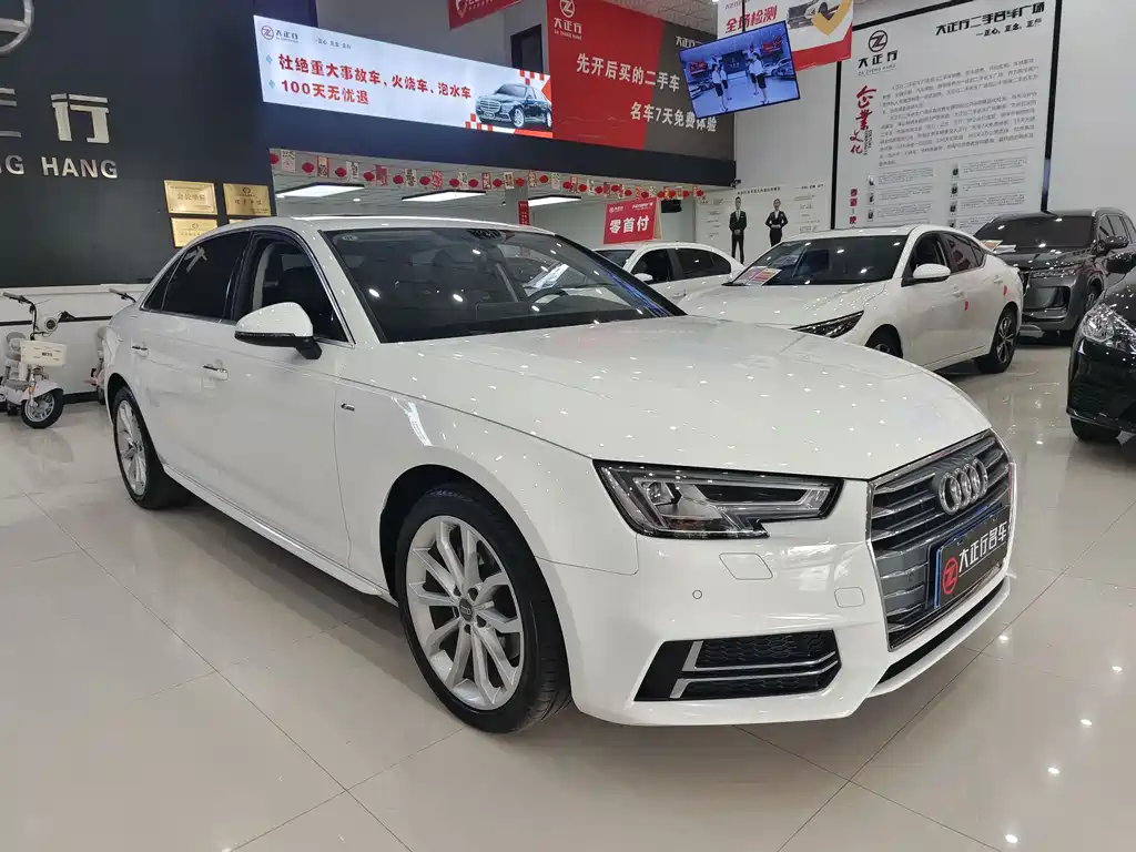 Audi A4L 2018 — фото 1