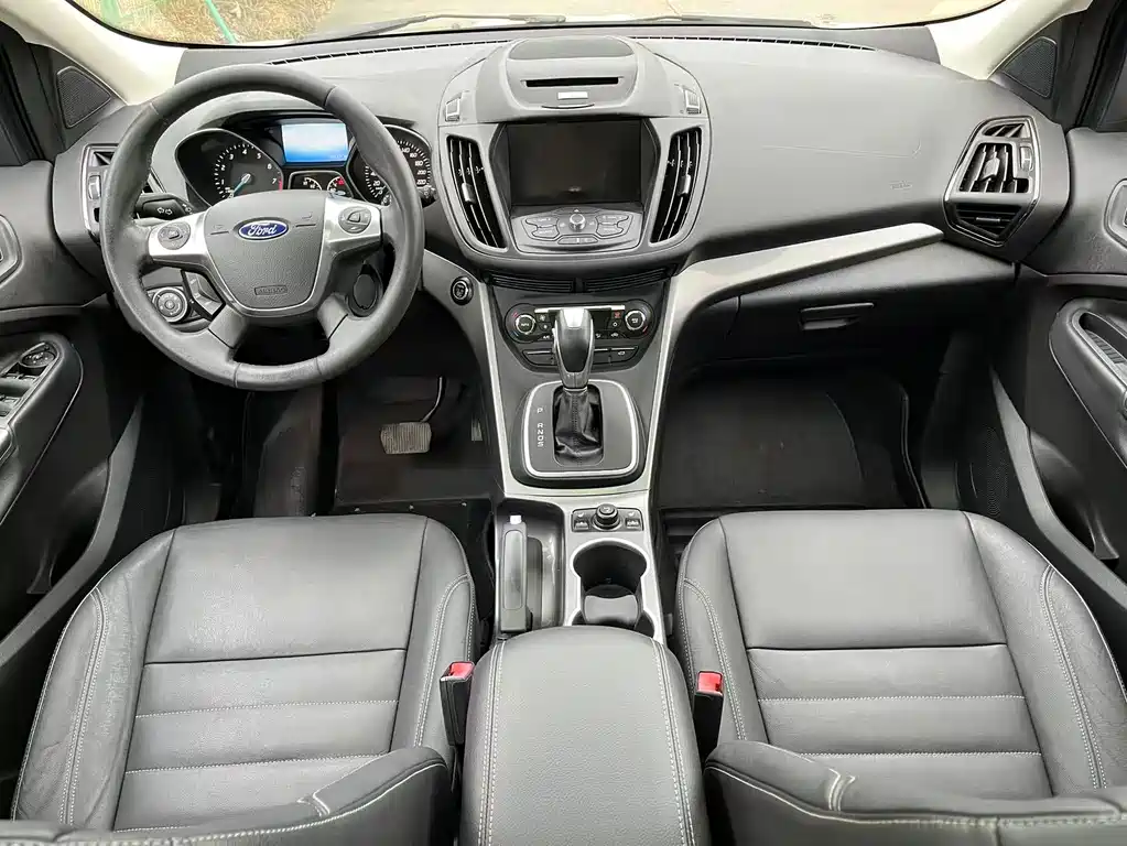 Ford Kuga 2015 — фото 10