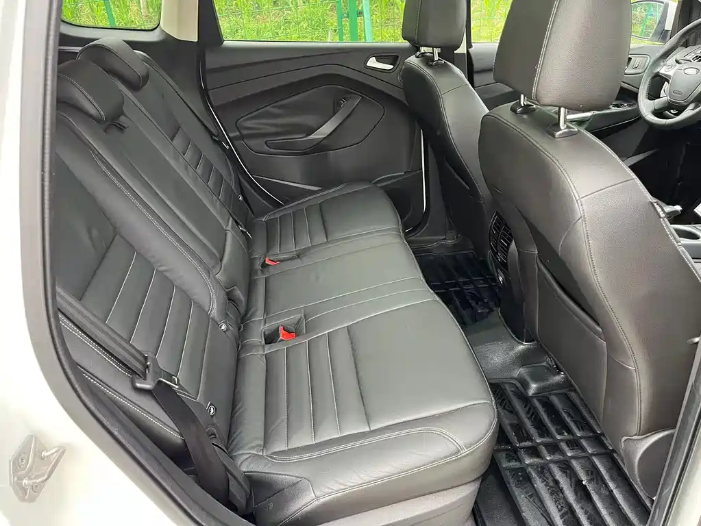 Ford Kuga 2015 — фото 11