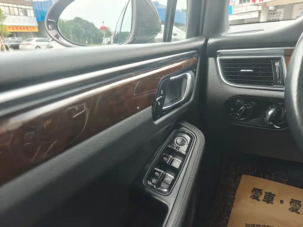 Porsche Macan 2015 — фото 14