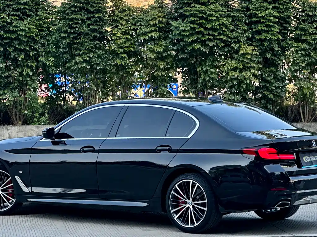 BMW 5 Series 2023 — фото 5