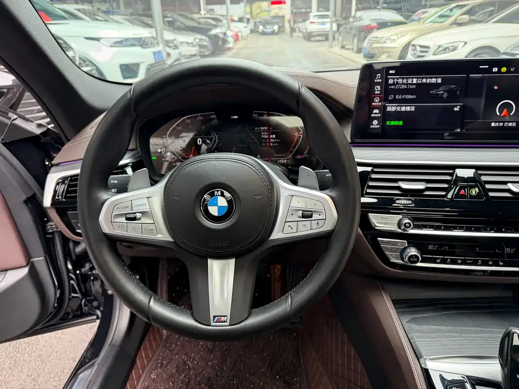 BMW 5 Series 2023 — фото 17