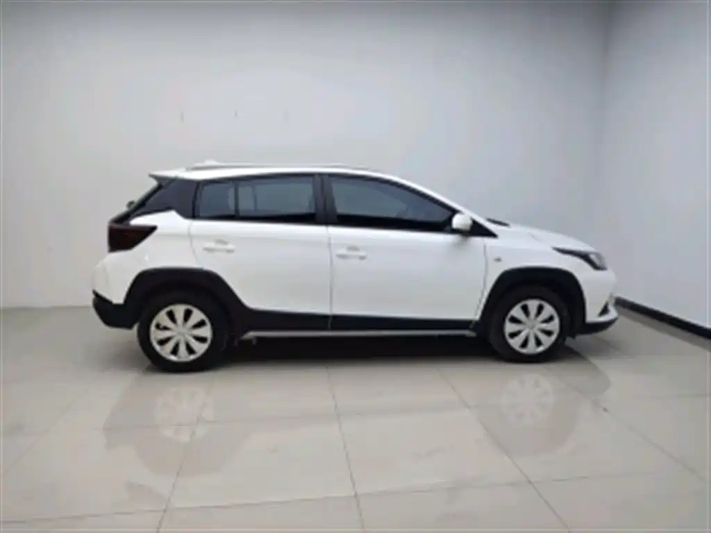 Toyota Yaris L 2023 — фото 7