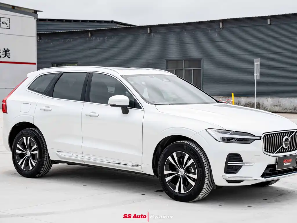 Volvo XC60 2024 — фото 3
