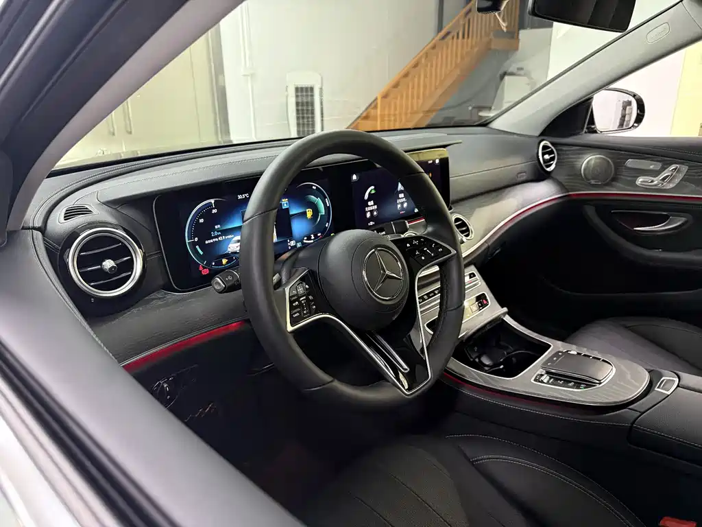 Mercedes-Benz E-Class 2023 — фото 10