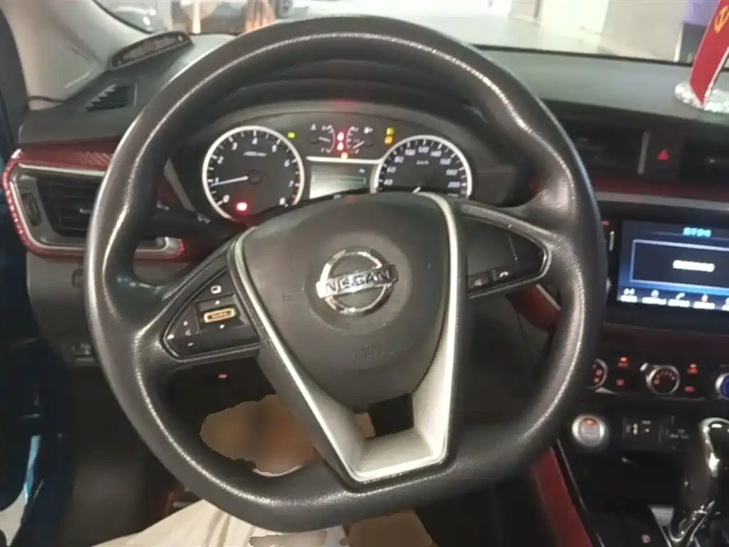 Nissan Bluebird 2018 — фото 11