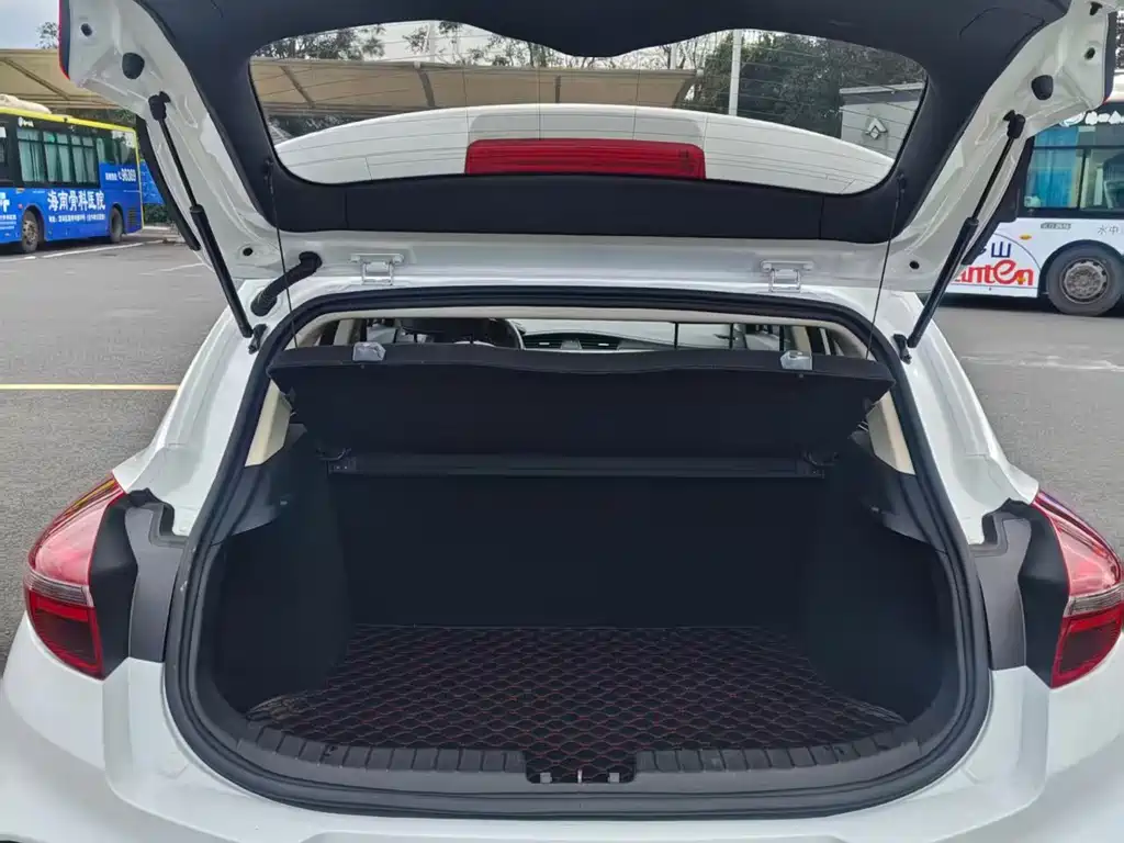 Geely Emgrand GS 2020 — фото 15