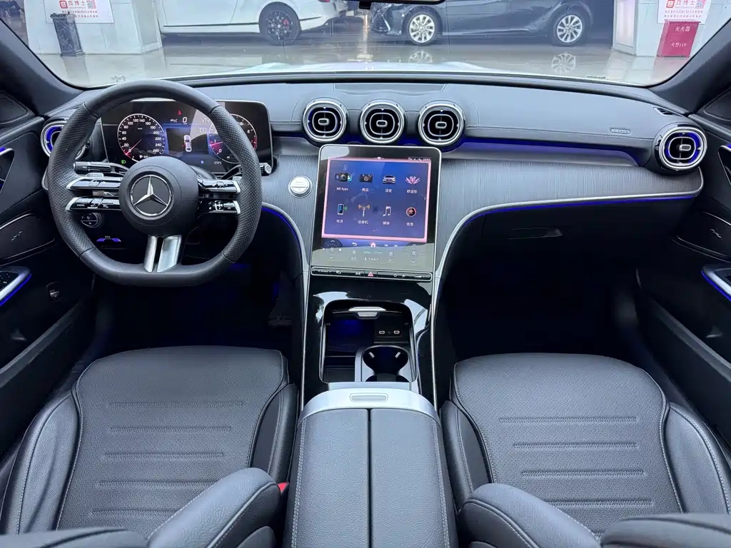 Mercedes-Benz C-Class 2023 — фото 4