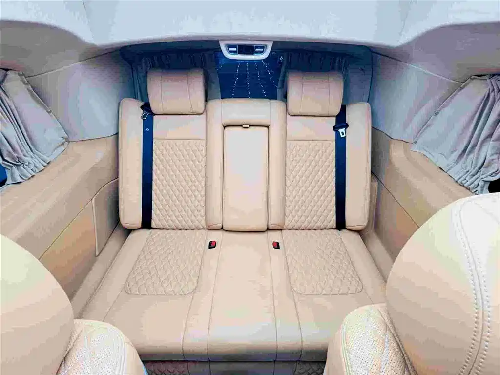 Mercedes-Benz V-Class 2020 — фото 27