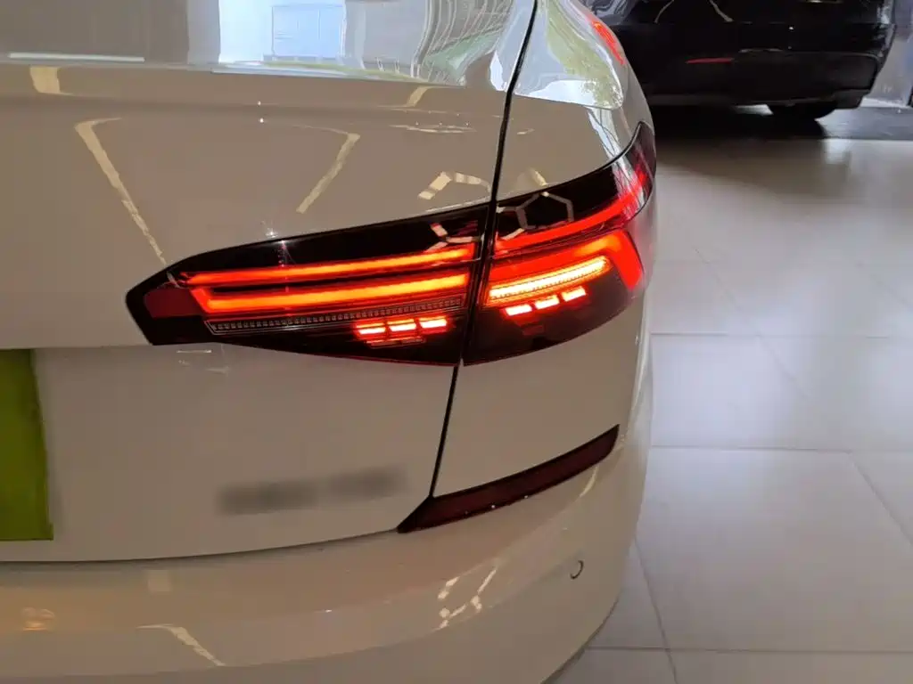 Volkswagen Passat 2019 — фото 24