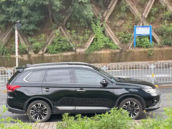 Mitsubishi Outlander 2020