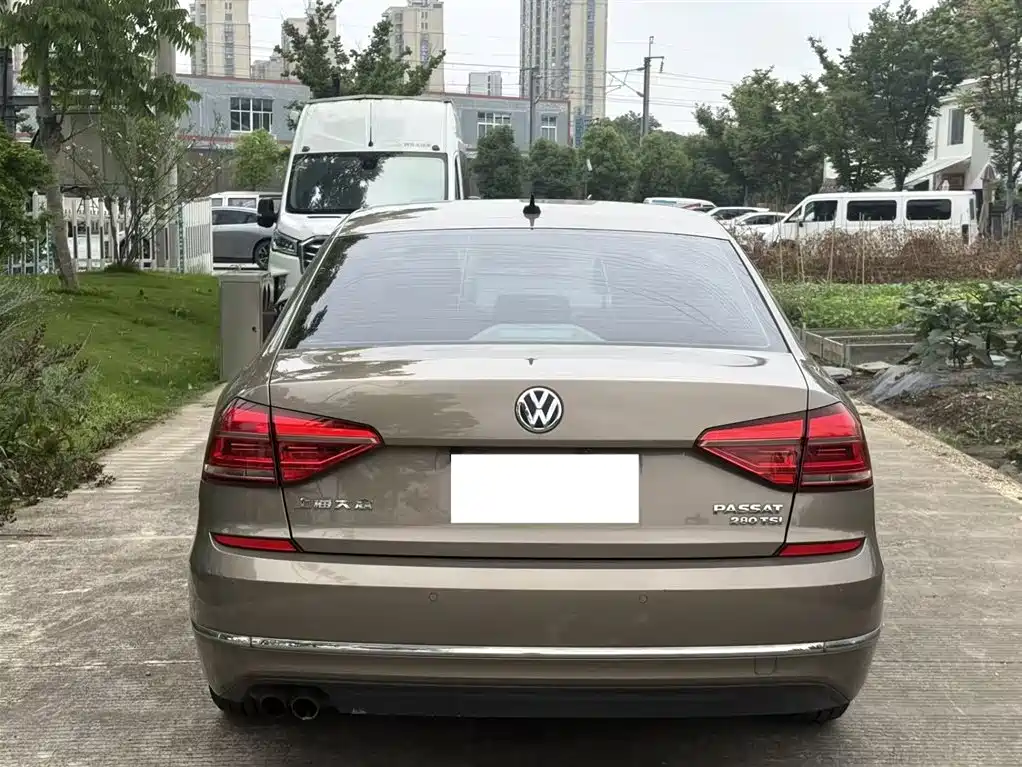 Volkswagen Passat 2016 — фото 12