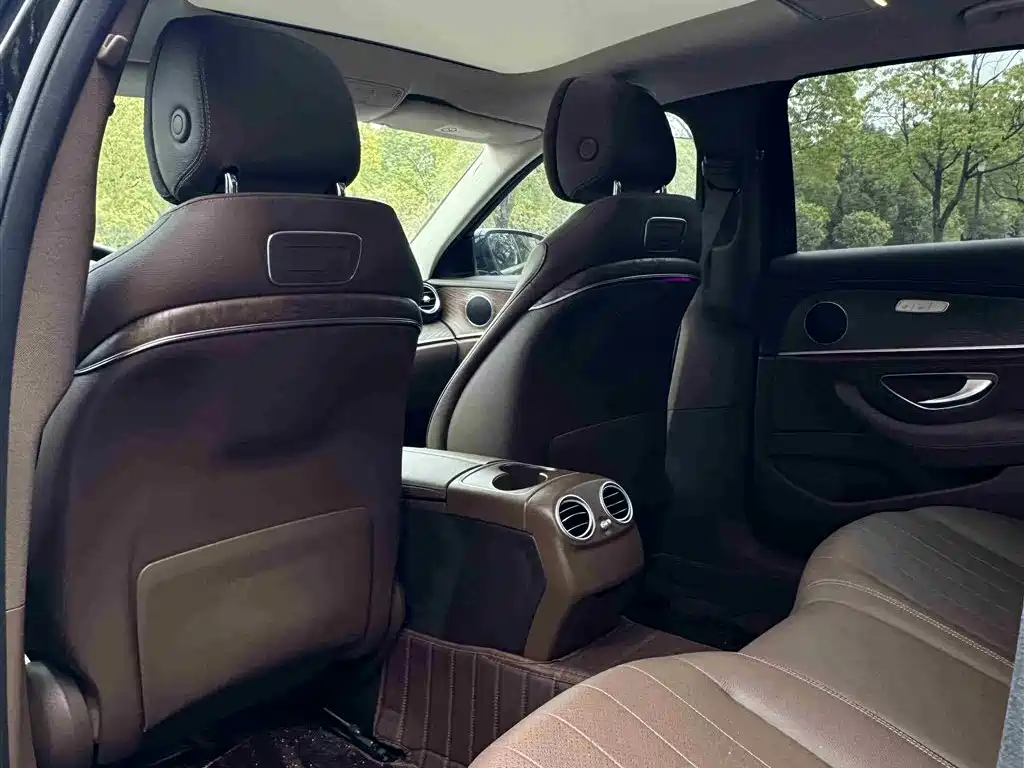 Mercedes-Benz E-Class 2019 — фото 14
