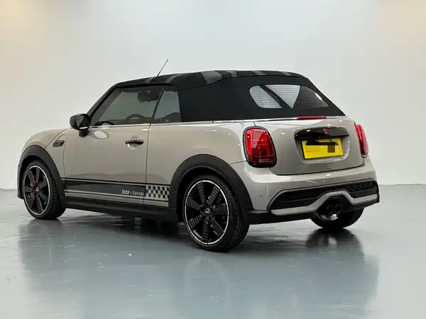 MINI MINI 2023